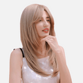 Perruque blonde avec raie