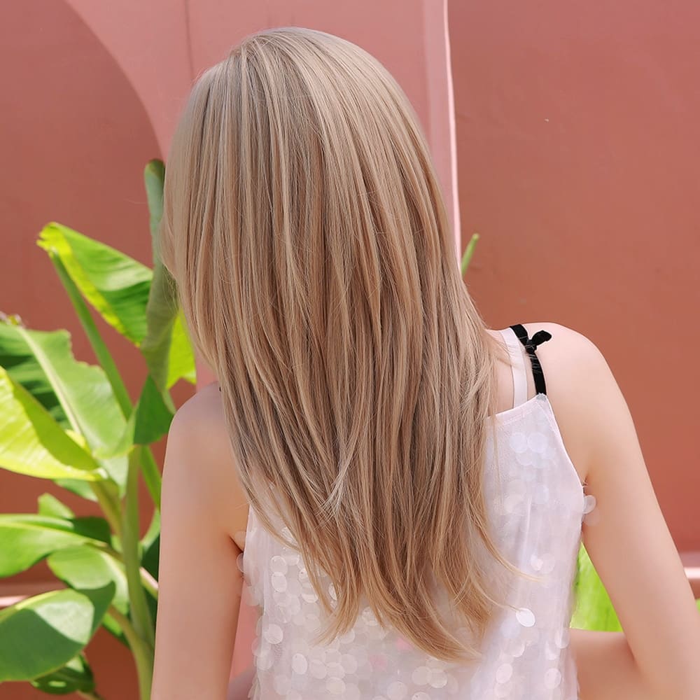 Perruque blonde avec raie longue