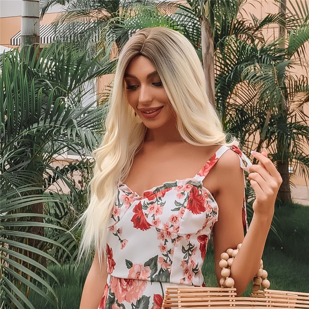 Perruque blonde femme fatale élégance
