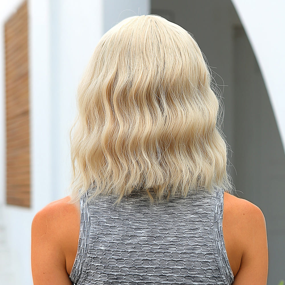 Perruque blonde mi longue nuque