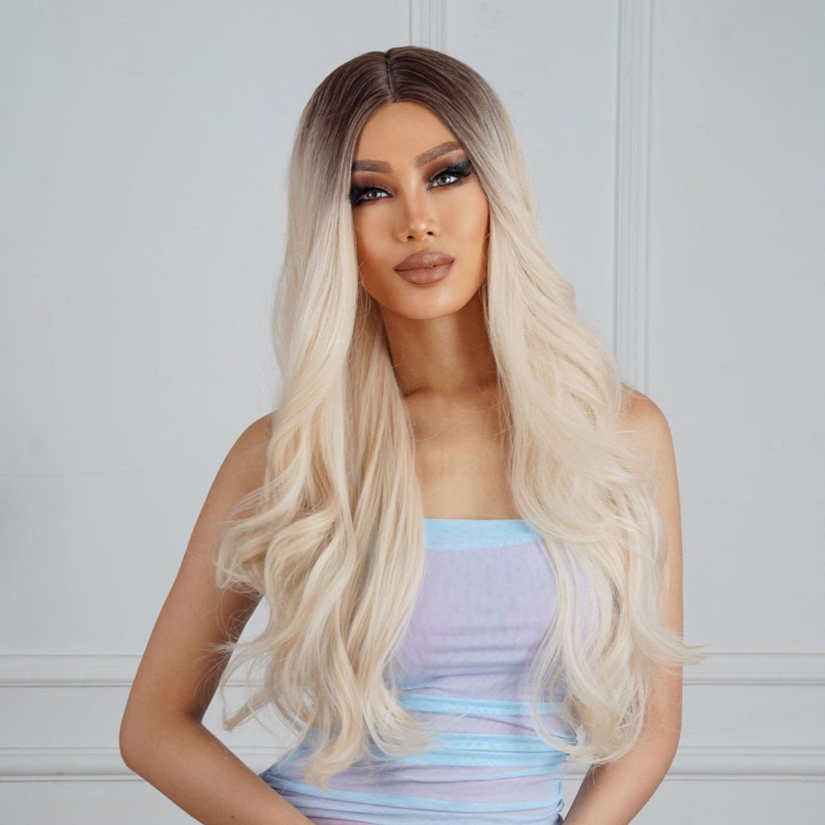 Perruque blonde platine longue