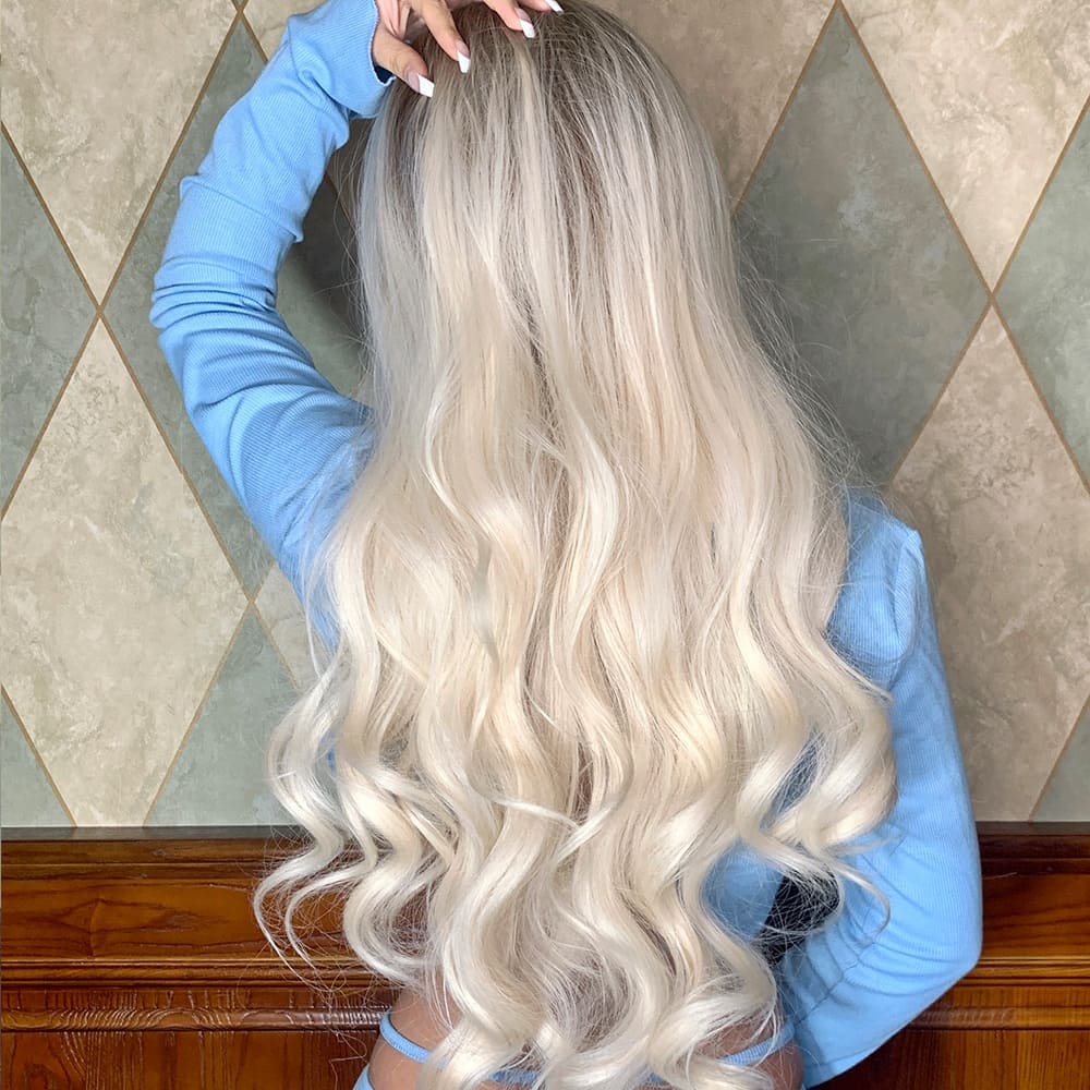 Perruque blonde platine nuque