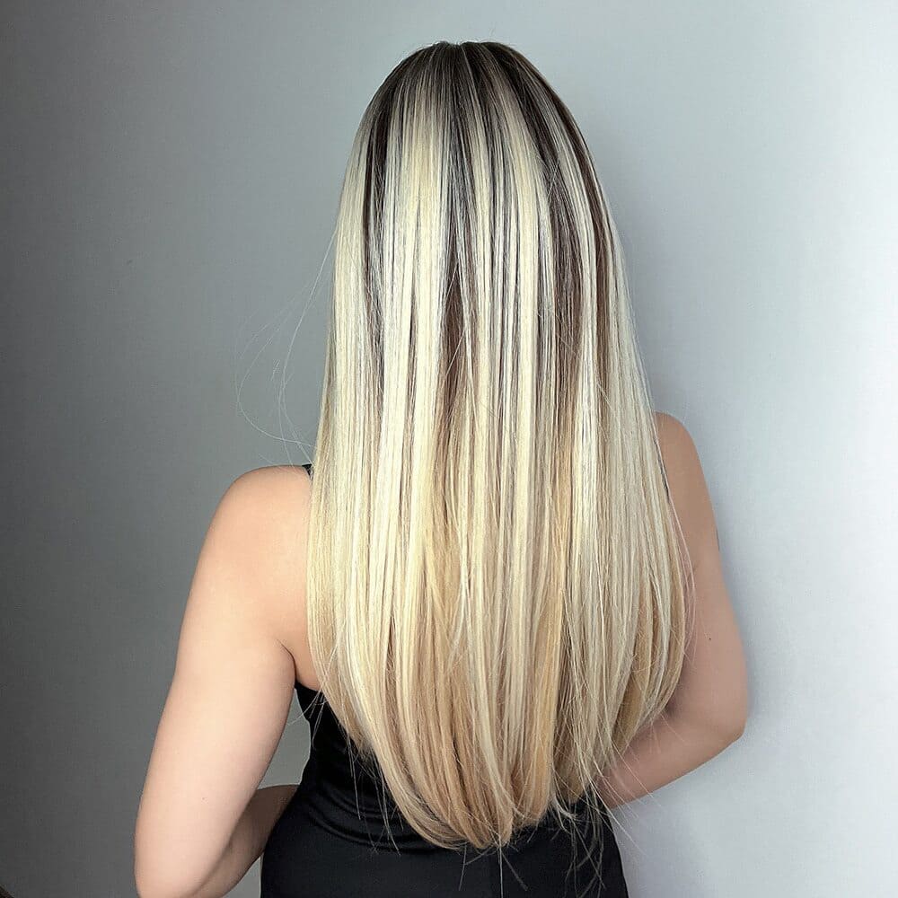 Perruque blonde racine noire frange