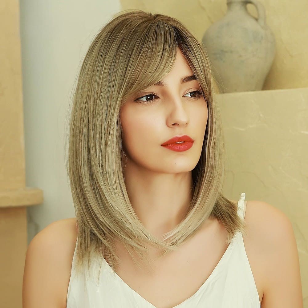 Perruque blonde raide