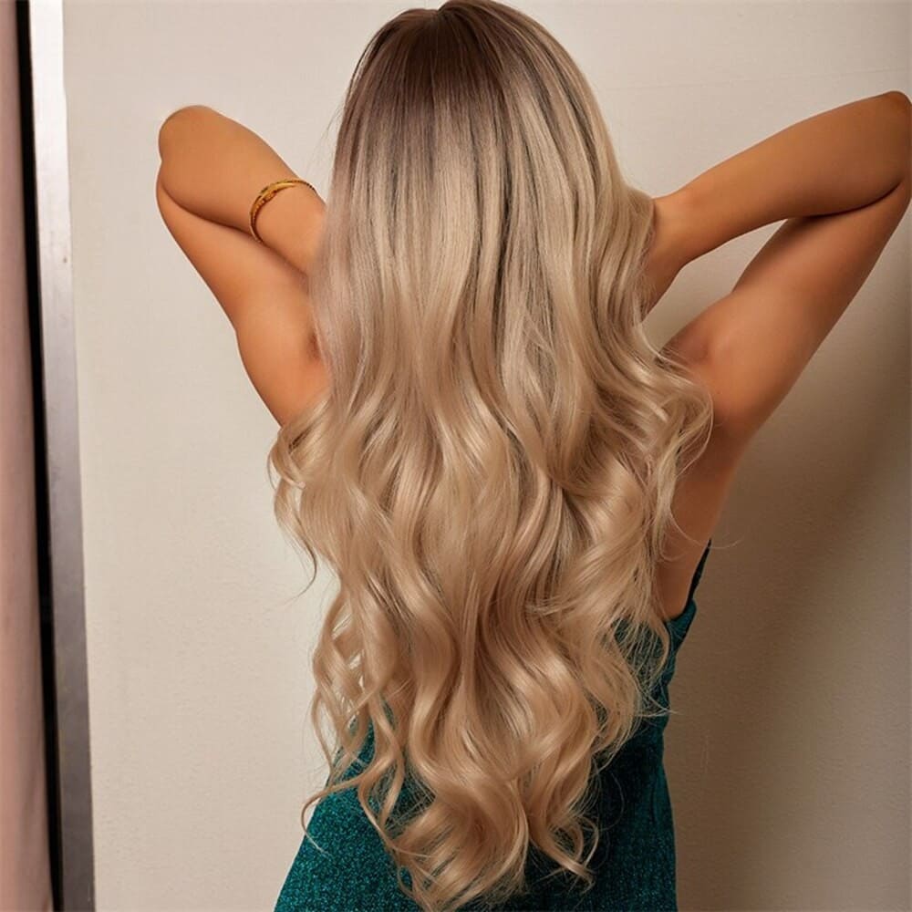 Perruque blonde très longue boucle