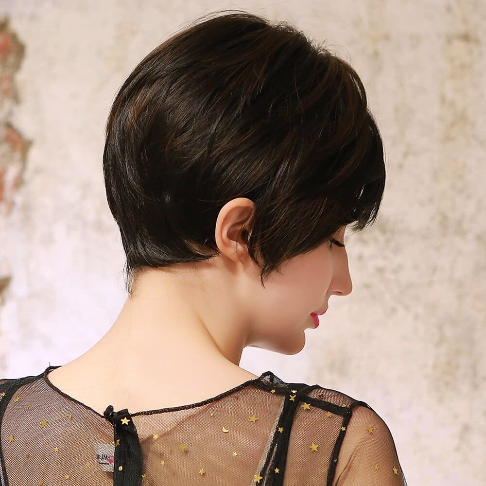 Perruque brune cheveux courts nuque
