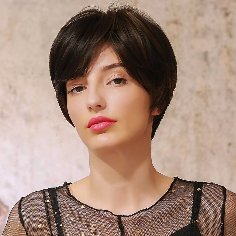 Perruque brune cheveux courts